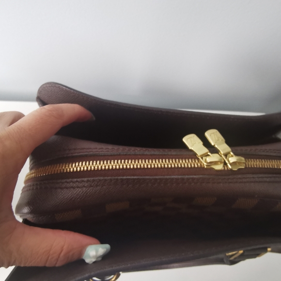 (Sold off pm)💯% Authentic LV Brera Damier Ebene - Picture 9 of 16